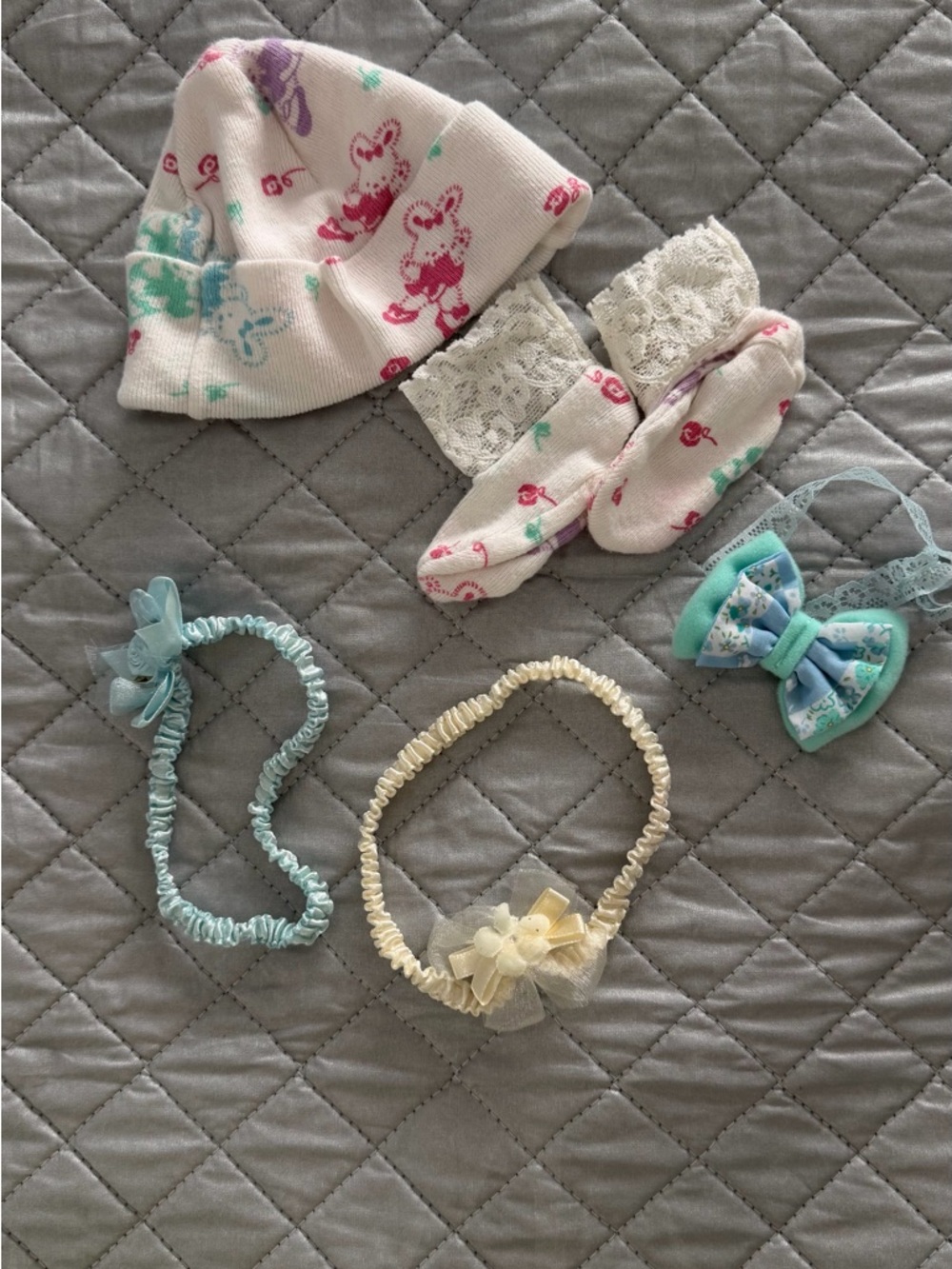 Baby hat, booties 3 hair ribbons small baby